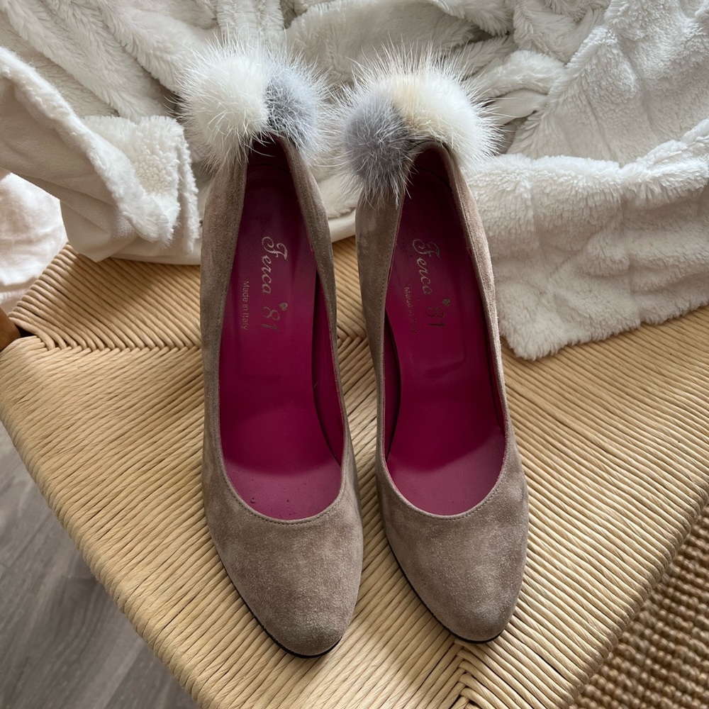 High heels with fur